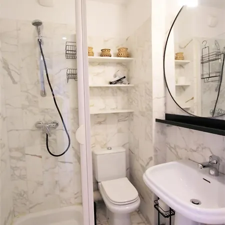 Air-conditionned 2 Bedrooms & Bathrooms With Refined Decoration 公寓 *