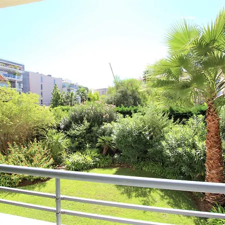Air-conditionned 2 Bedrooms & Bathrooms With Refined Decoration * 戛纳